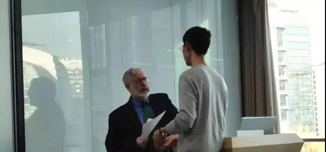 参会老师在就GRE考试内容进行提问 参会老师在就GRE考试内容进行提问