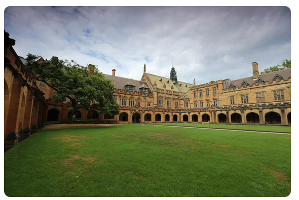 悉尼大学主楼方庭