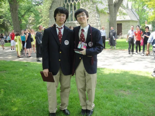 于达参加毕业典礼 于达参加毕业典礼